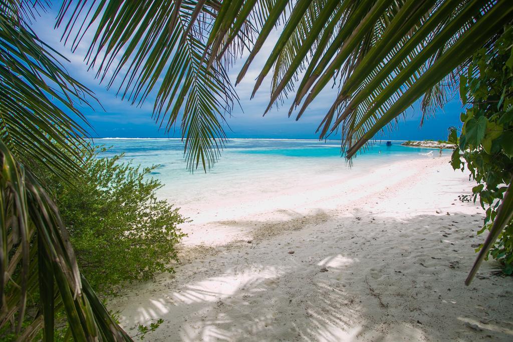 Maldives Seashine Hotel Huraa Exterior photo